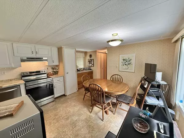 Sabattus, ME 04280,44 Middle RD