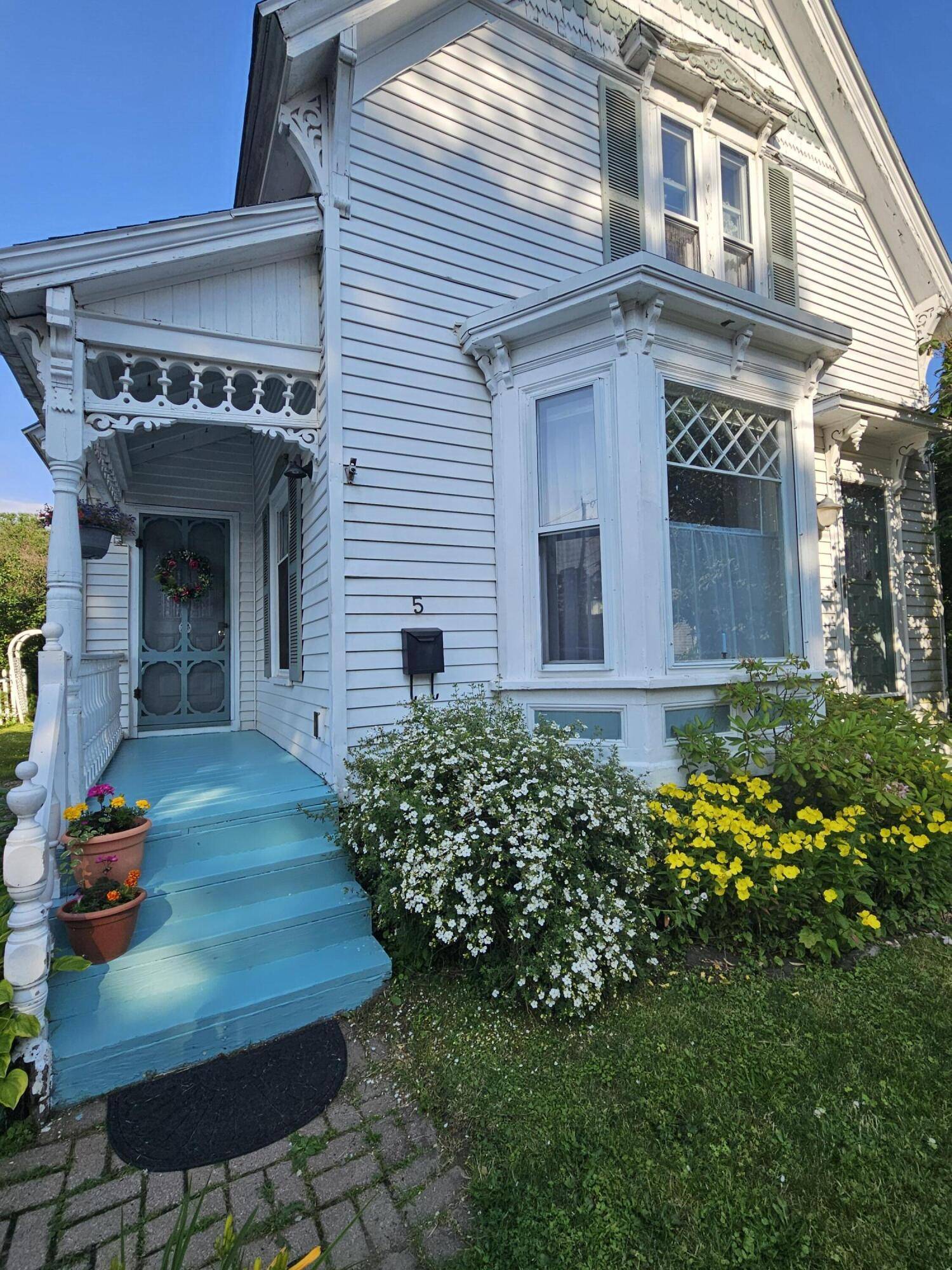 5 Purchase ST, Rockland, ME 04841