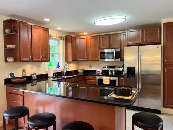 Kittery, ME 03905,339 Haley RD