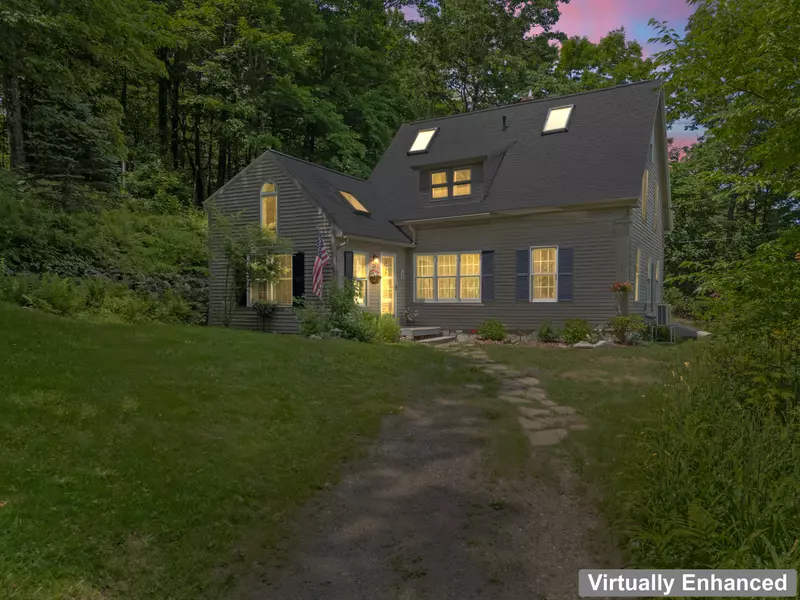 33 Greenville ST, Hallowell, ME 04347