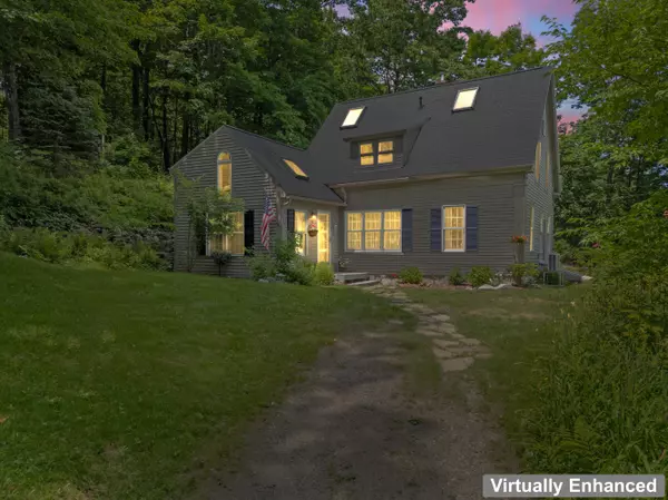 33 Greenville ST, Hallowell, ME 04347