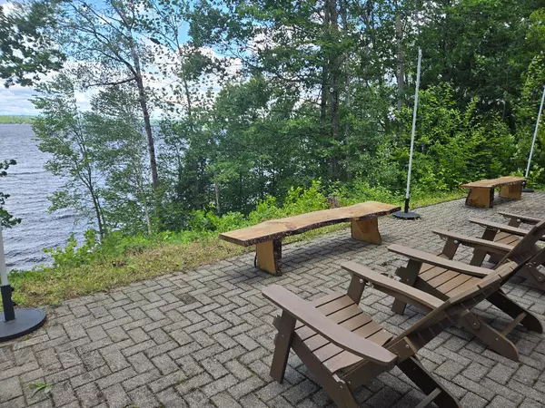 Saint Albans, ME 04971,24 Cliffside DR