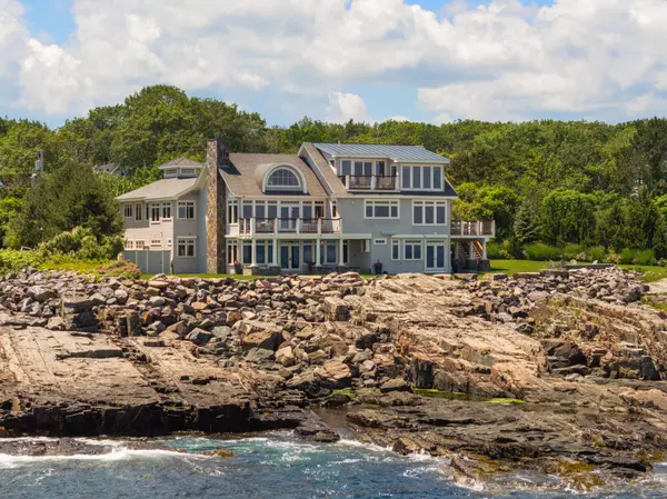 York, ME 03902,121 Bald Head Cliff RD