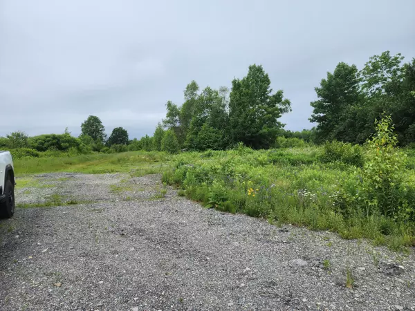 Osborn, ME 04605,213 Moose Hill RD