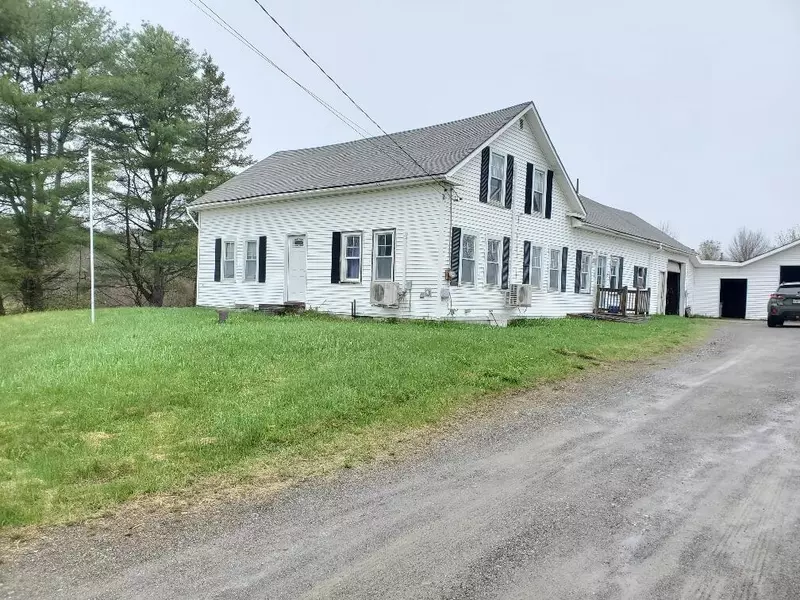 523 Exeter Road RD, Corinth, ME 04427