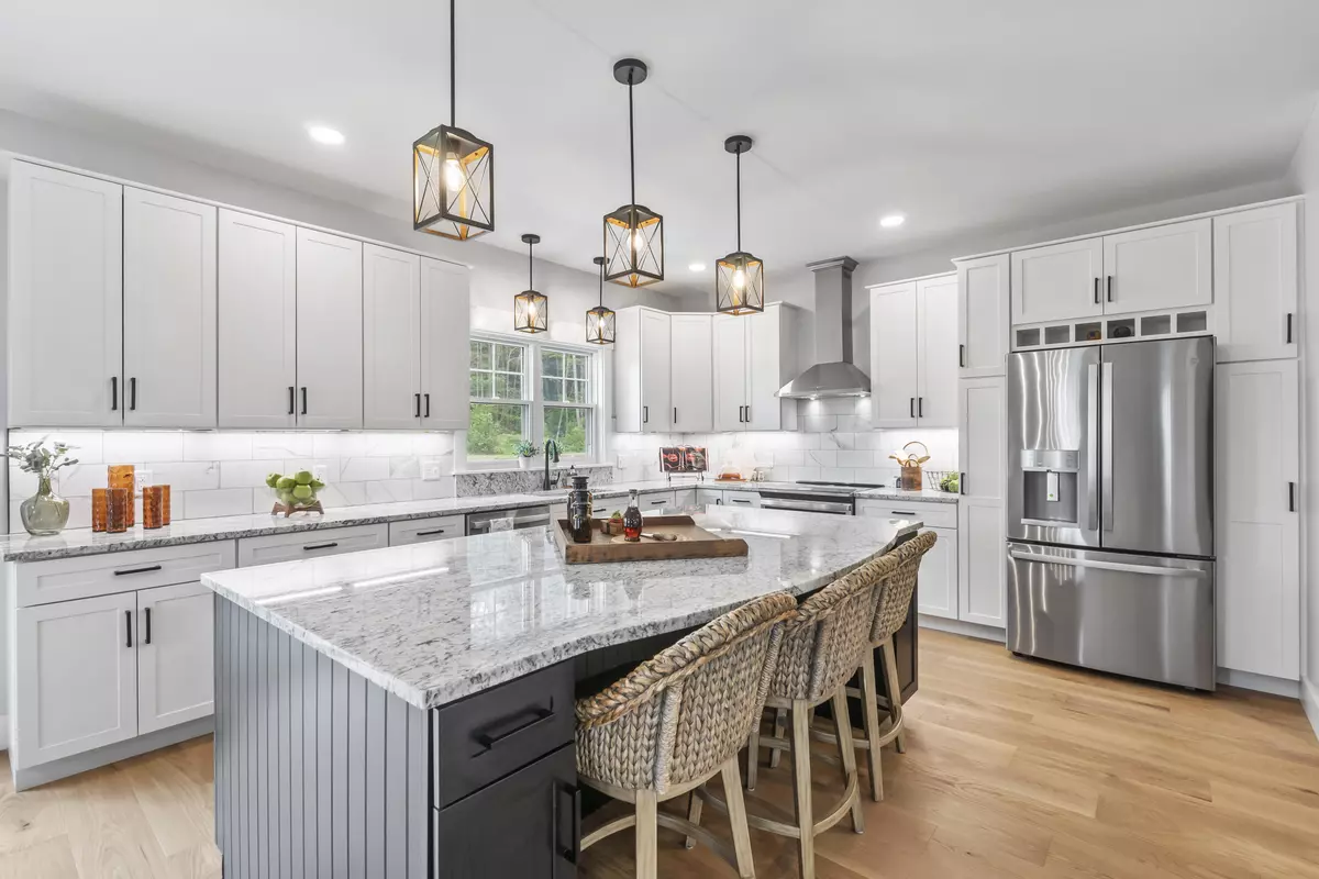 Standish, ME 04084,53 Woodbrey LN