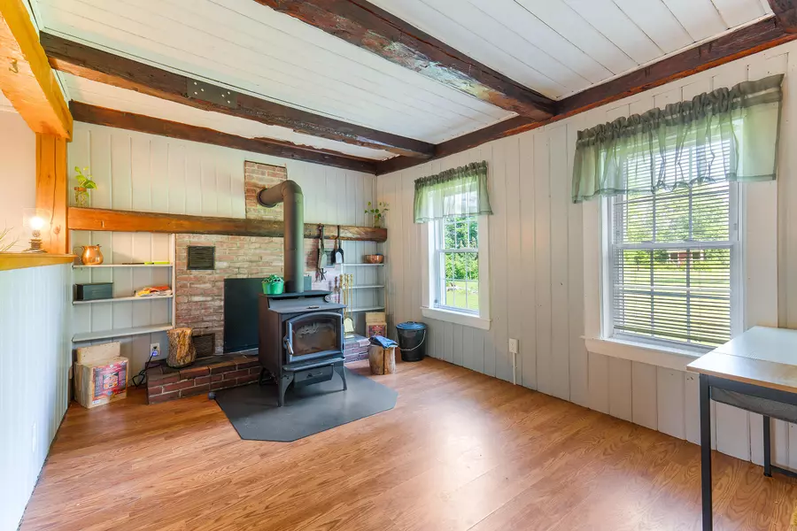 496 Litchfield RD, Farmingdale, ME 04344