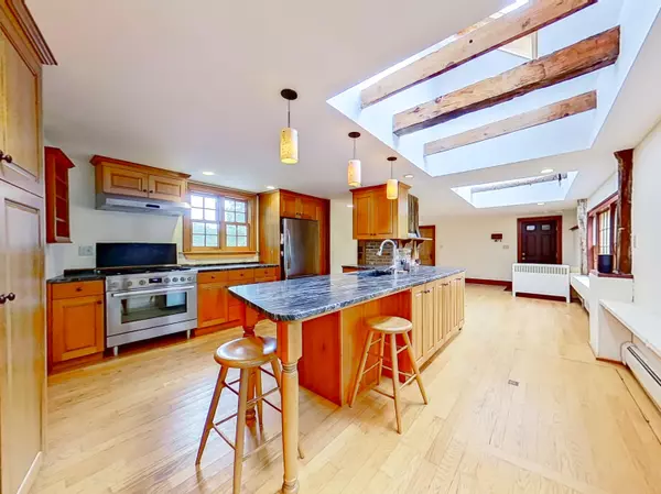 Bowdoin, ME 04287,549 Litchfield RD