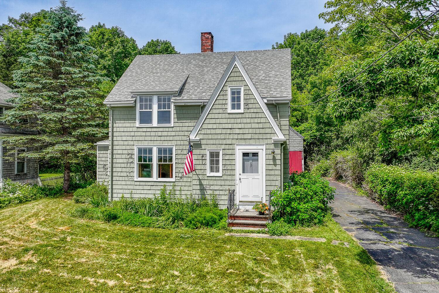 69 W Meadow RD, Rockland, ME 04841