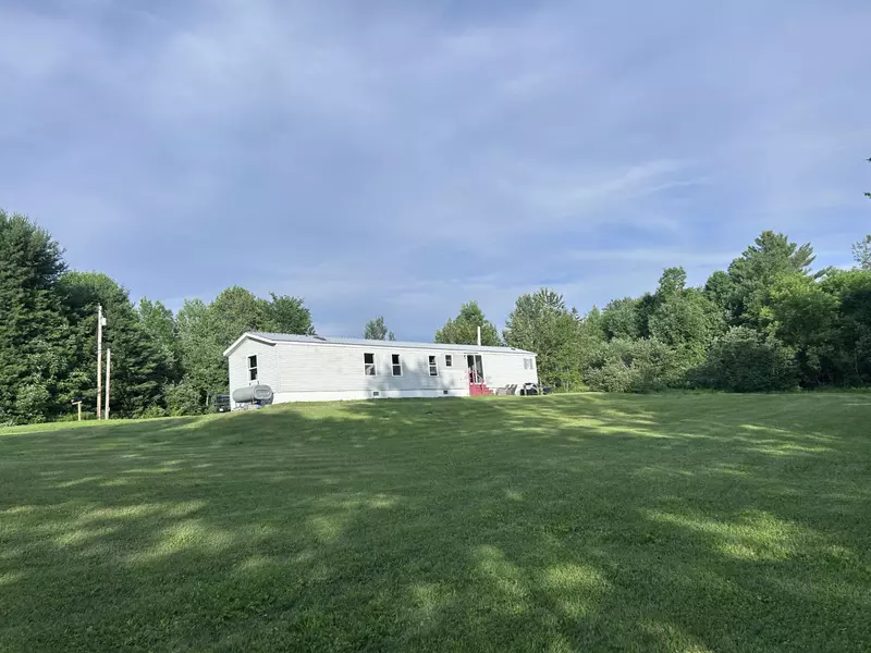 9 Tropical Fish RD, Canaan, ME 04924