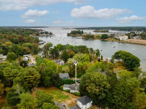 Kittery, ME 03904,121 Whipple RD