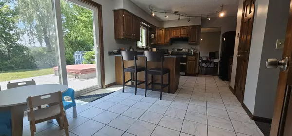 Waterville, ME 04901,2 Lantern LN