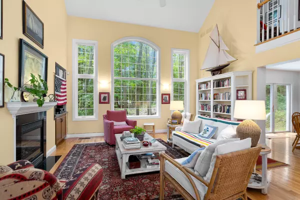 Kittery, ME 03904,27 Debra LN