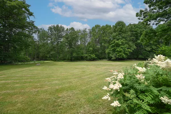 Holden, ME 04429,337 Copeland Hill RD