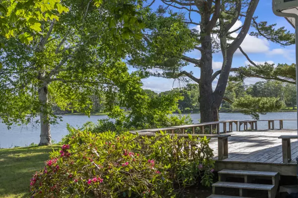 Kennebunk, ME 04043,16 Christensen LN