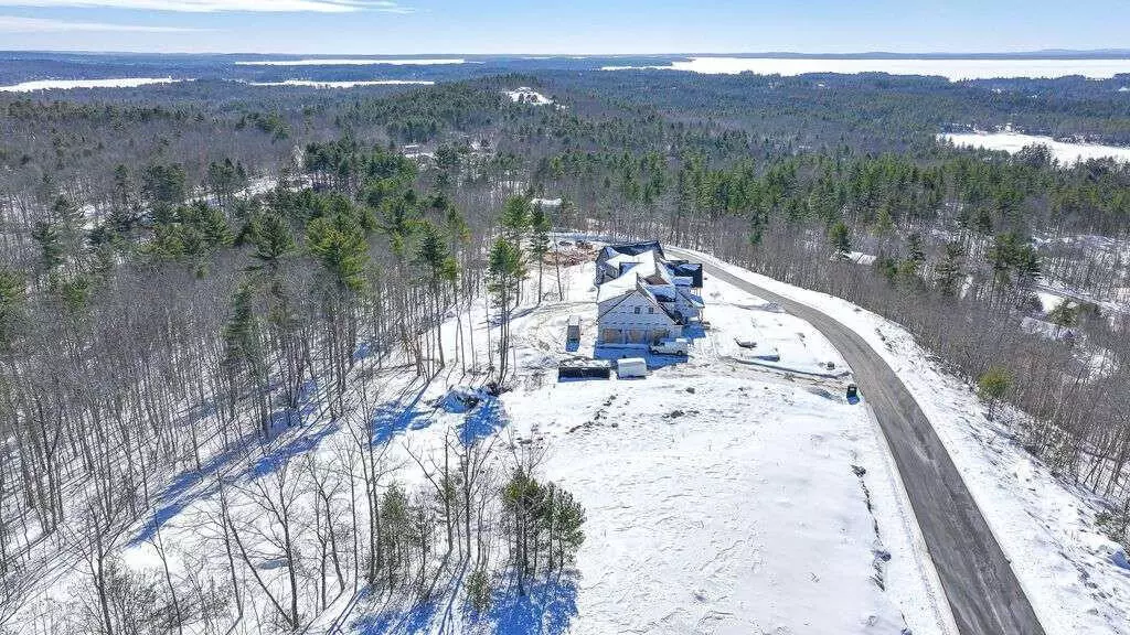 39 Sky Ridge DR, Casco, ME 04015