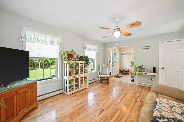 China, ME 04358,718 Pleasant View Ridge RD