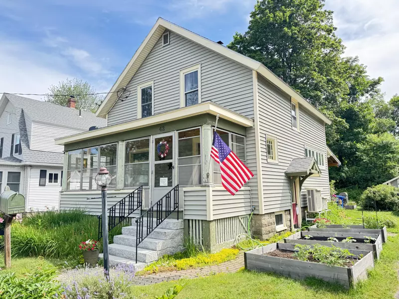 42 Sargent ST, Westbrook, ME 04092