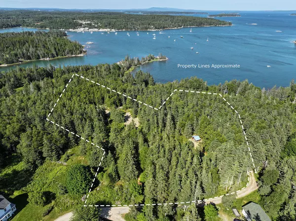 68 Tea Hill RD, Stonington, ME 04681