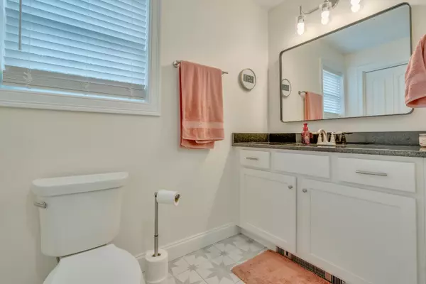 Standish, ME 04084,93 Kayli DR