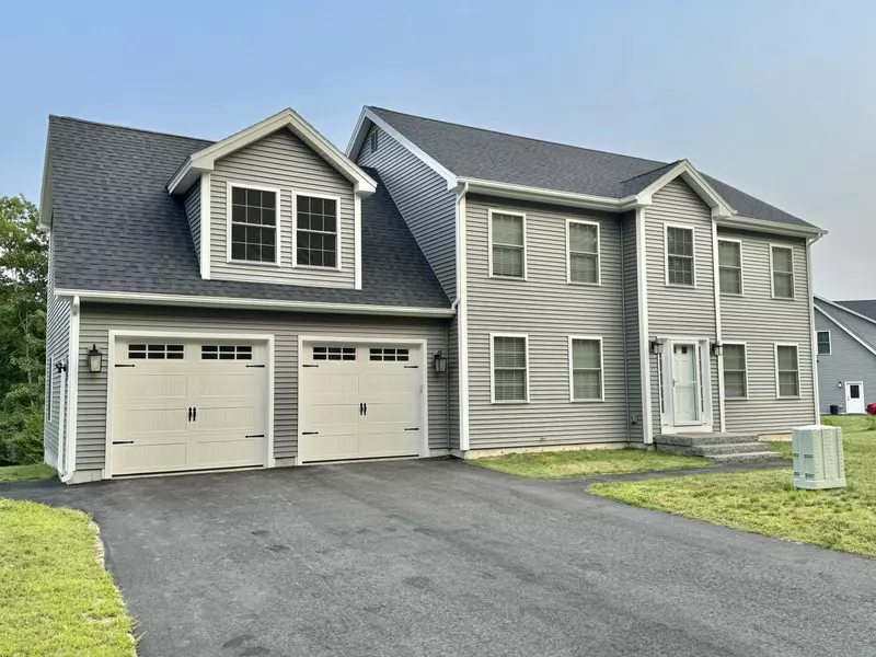 93 Kayli DR, Standish, ME 04084