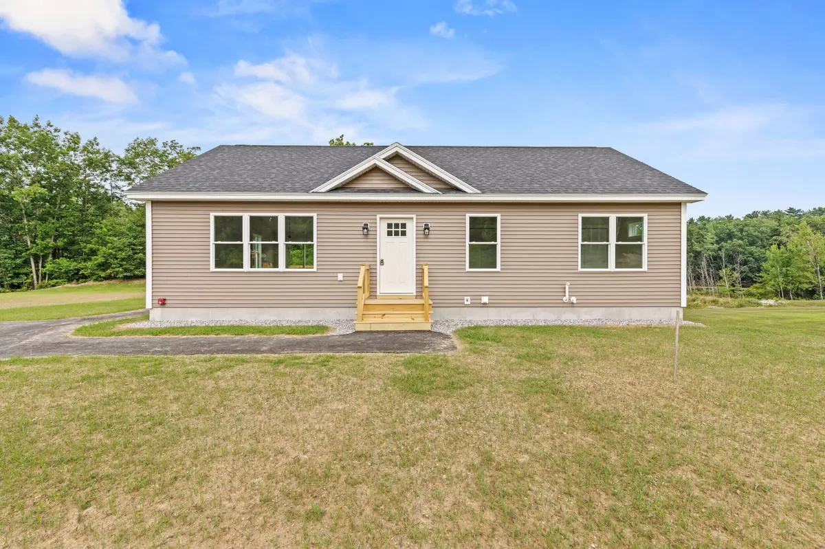 Raymond, ME 04071,31 Hillside DR