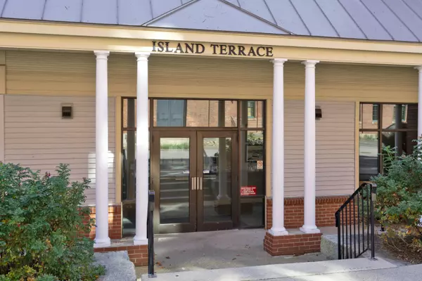 1 Saco Island TER #324, Saco, ME 04072