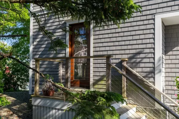 Boothbay Harbor, ME 04538,101 Commercial ST