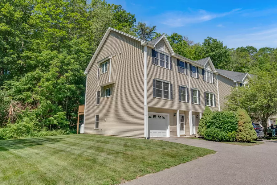 8 Woodside DR #1, Gorham, ME 04038