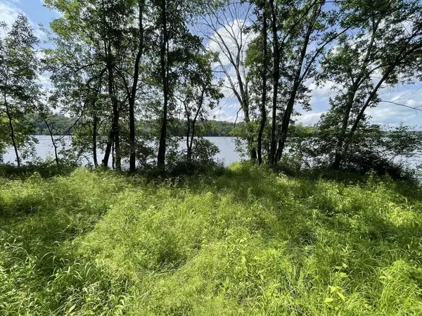 Pittston, ME 04345,15 Albert CIR