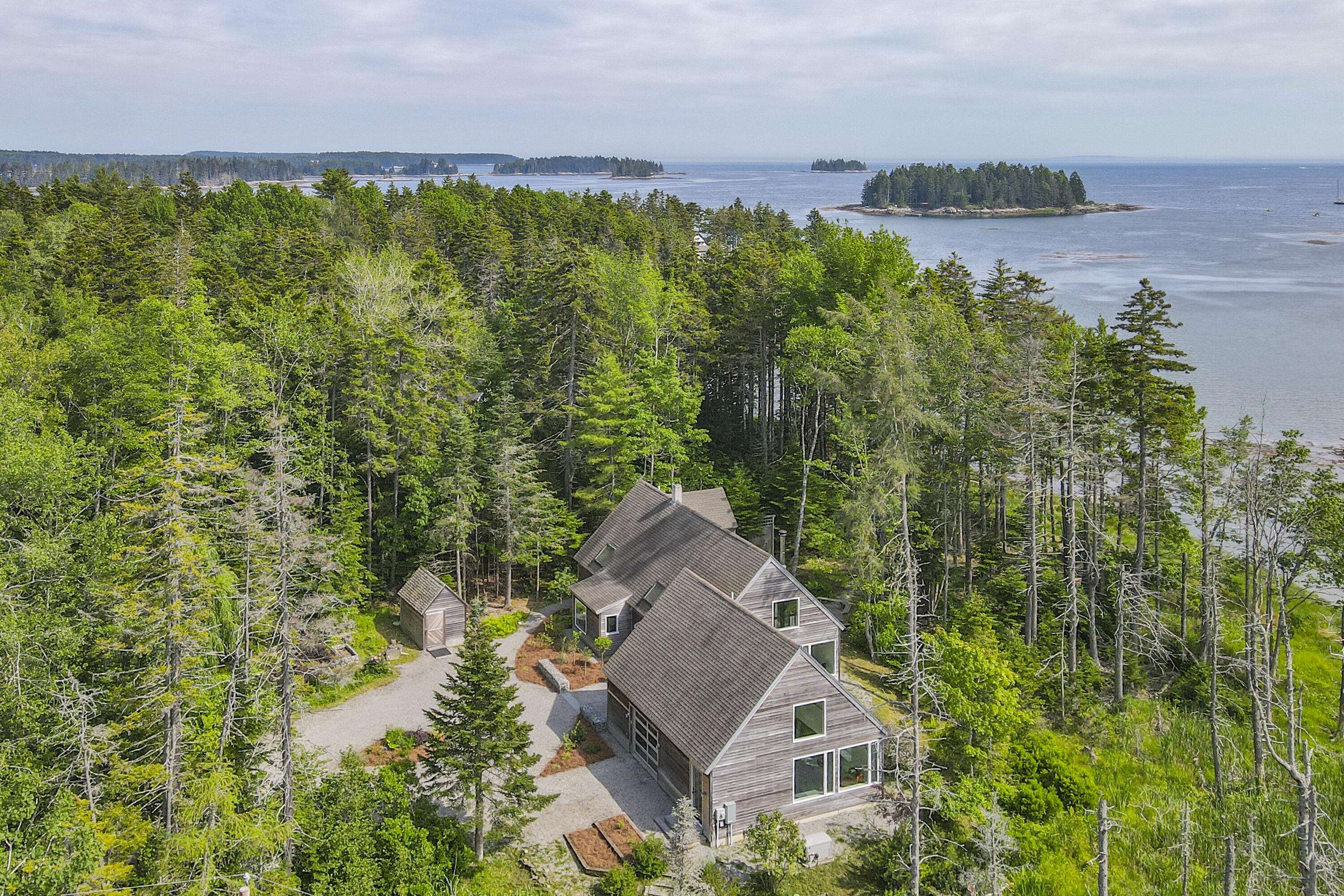 133 Scraggle Point RD, Saint George, ME 04859