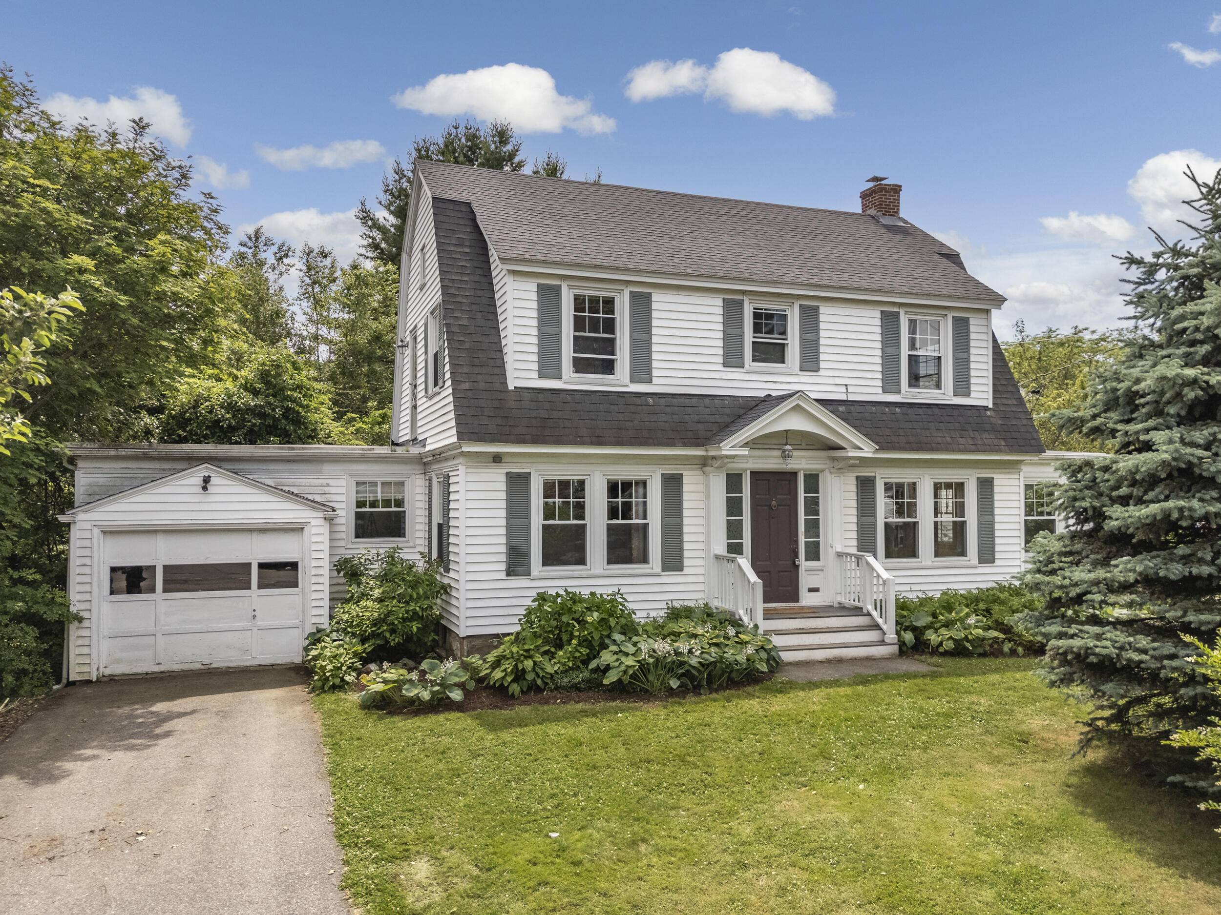 587 Shore RD, Cape Elizabeth, ME 04107