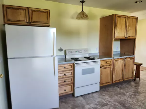 Palmyra, ME 04965,87 Madawaska RD