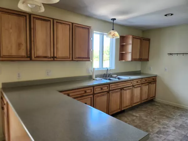 Palmyra, ME 04965,87 Madawaska RD