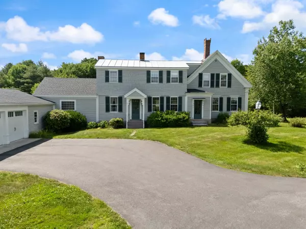 Topsham, ME 04086,426 Meadow RD