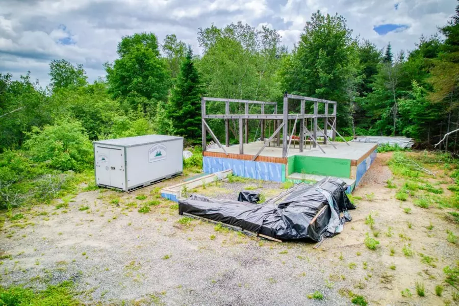 29 Upland RD, Wiscasset, ME 04578