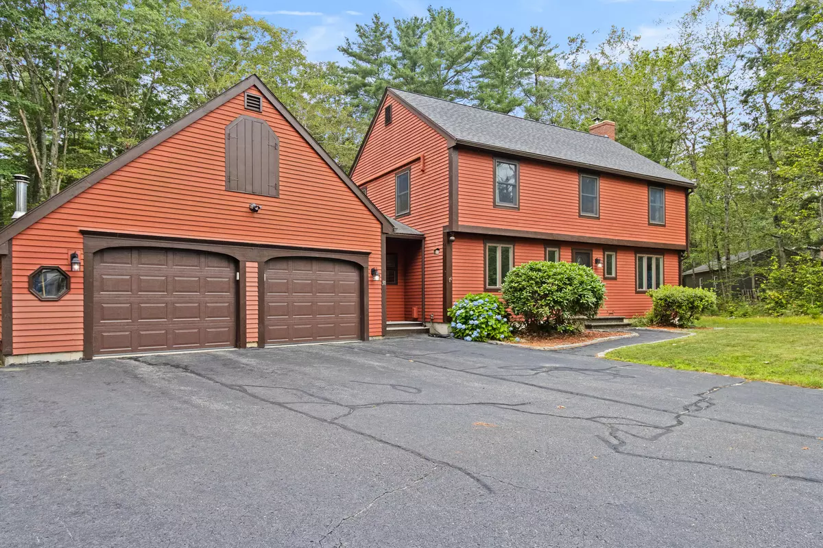 Standish, ME 04084,31 Highland RD