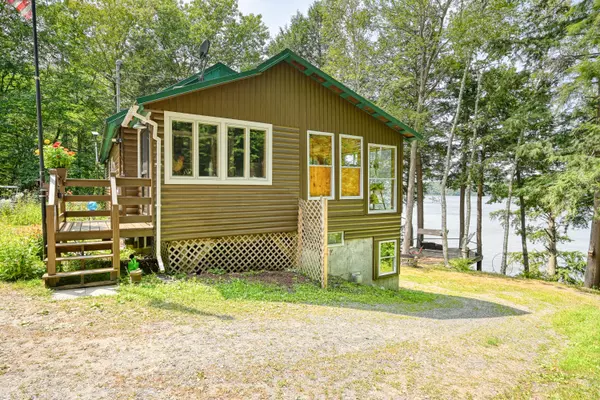 Dresden, ME 04342,16 Brackett RD