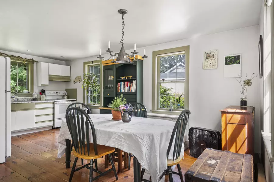 14 Academy Hill RD, Newcastle, ME 04553