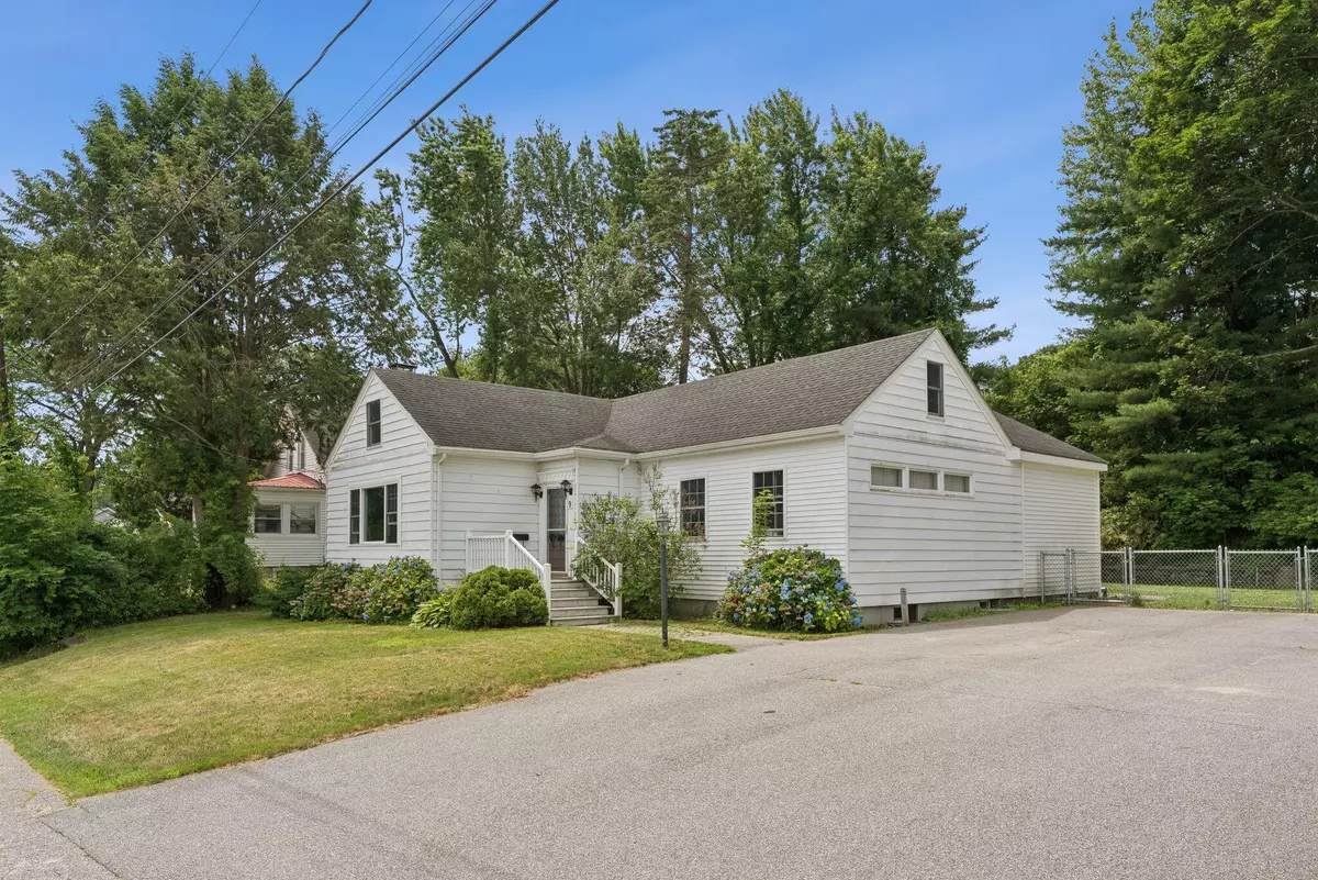 South Portland, ME 04106,9 Lawn AVE