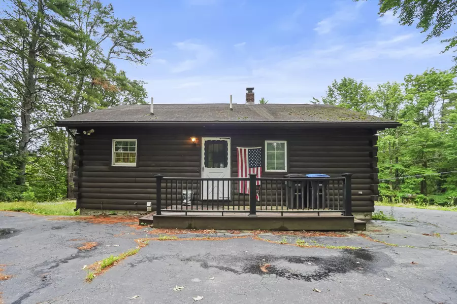 17 Easter AVE, Windham, ME 04062