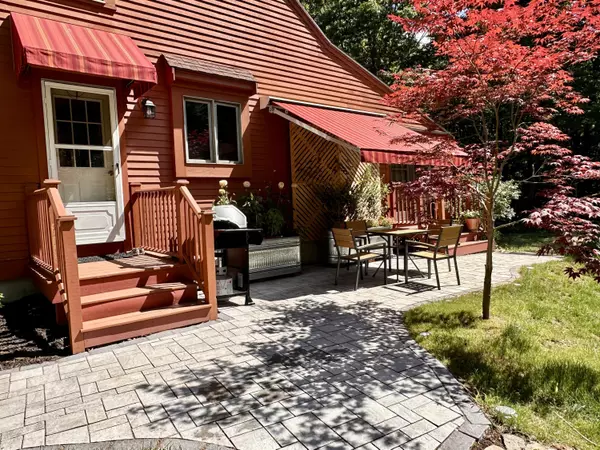 Kennebunk, ME 04043,9 Rusty Bucket LN