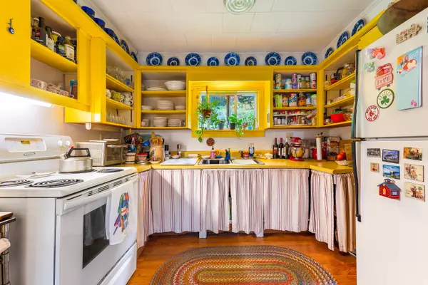 131 River RD, Newcastle, ME 04553