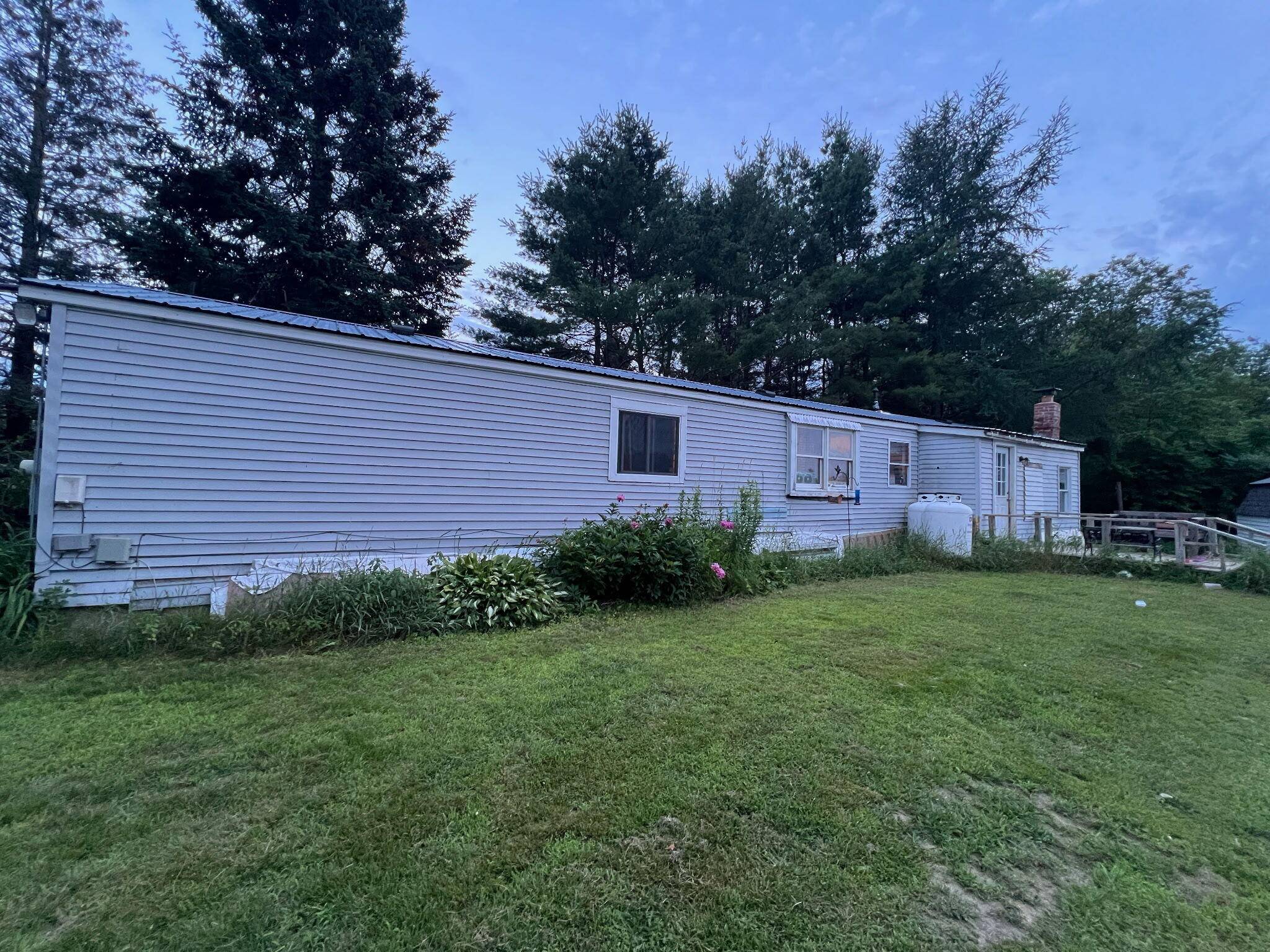 531 Farmington Falls RD, New Sharon, ME 04955