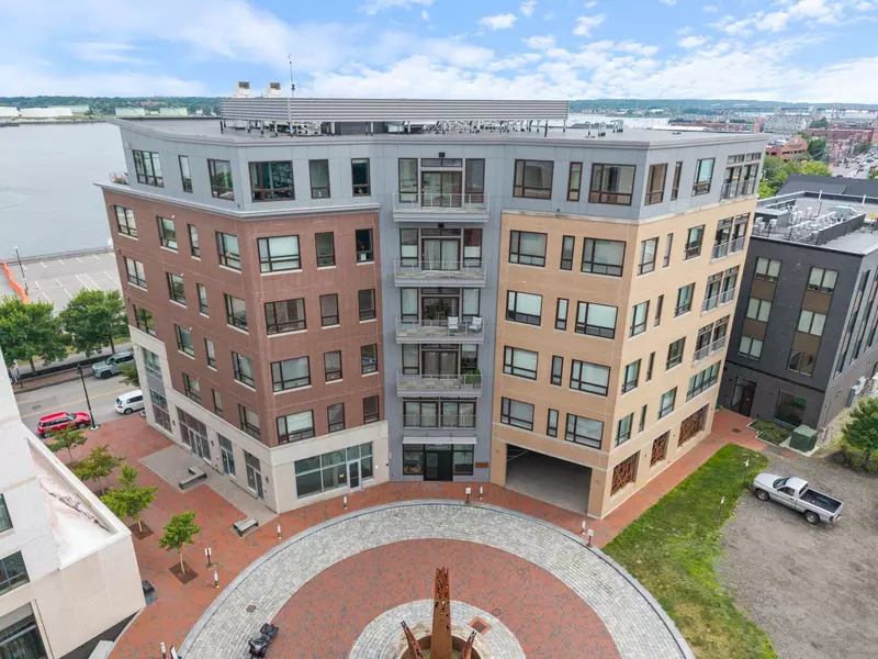 166 Fore ST #25, Portland, ME 04101