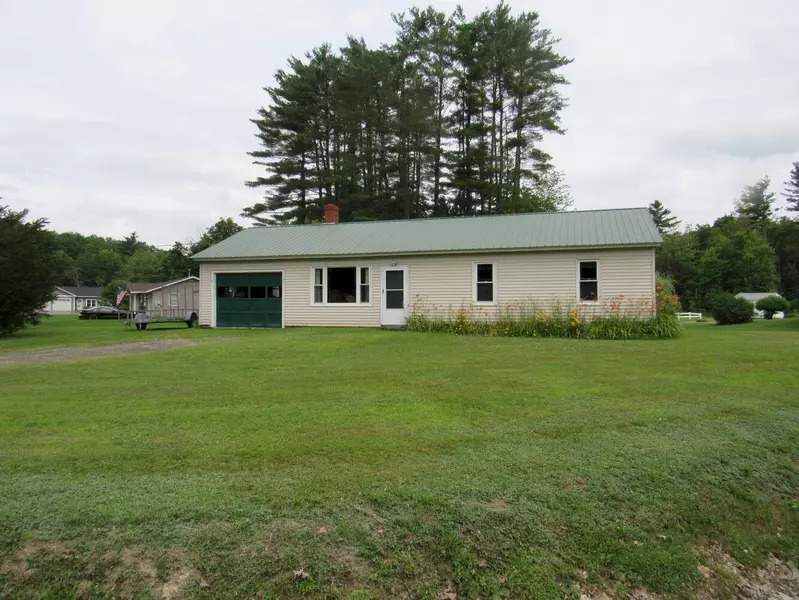35 Pine ST, Norridgewock, ME 04957