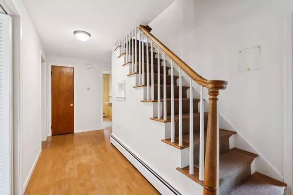 Portland, ME 04102,242 Ludlow ST