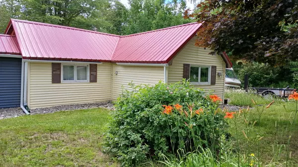 Bradford, ME 04410,393 Lagrange RD