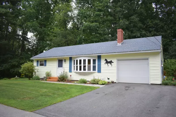 Saco, ME 04072,6 Lewis LN