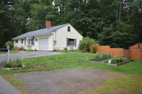 Saco, ME 04072,6 Lewis LN